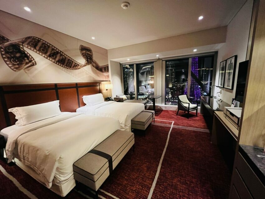 澳門2025【澳門新濠影匯酒店住宿】8字摩天輪、遊樂設施、接駁車、交通方式全攻略！