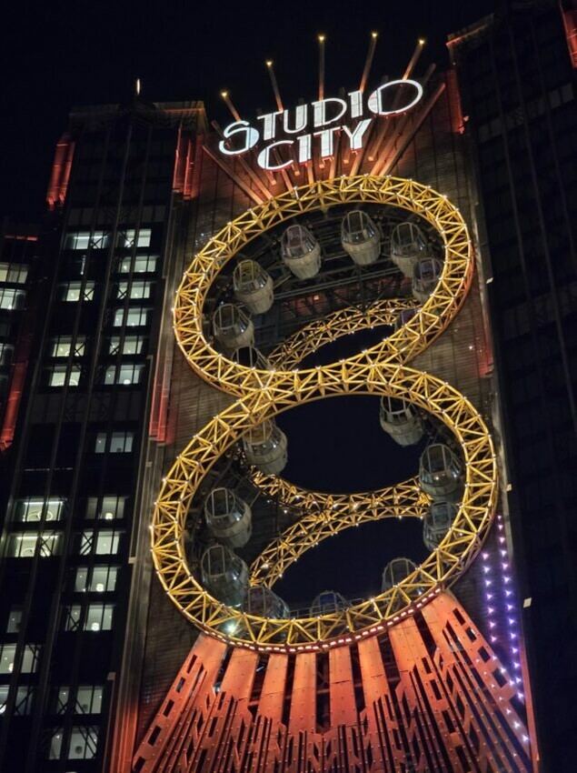 澳門2025【澳門新濠影匯酒店住宿】8字摩天輪、遊樂設施、接駁車、交通方式全攻略！