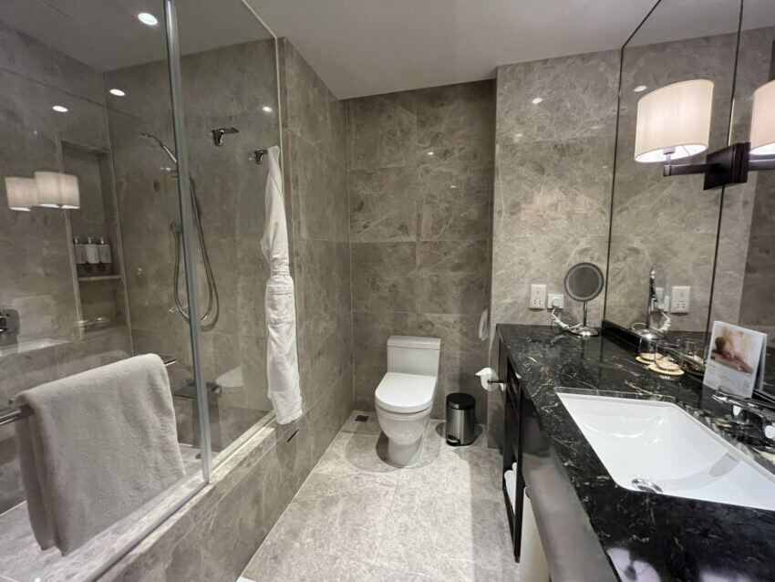 澳門2025【澳門新濠影匯酒店住宿】8字摩天輪、遊樂設施、接駁車、交通方式全攻略！