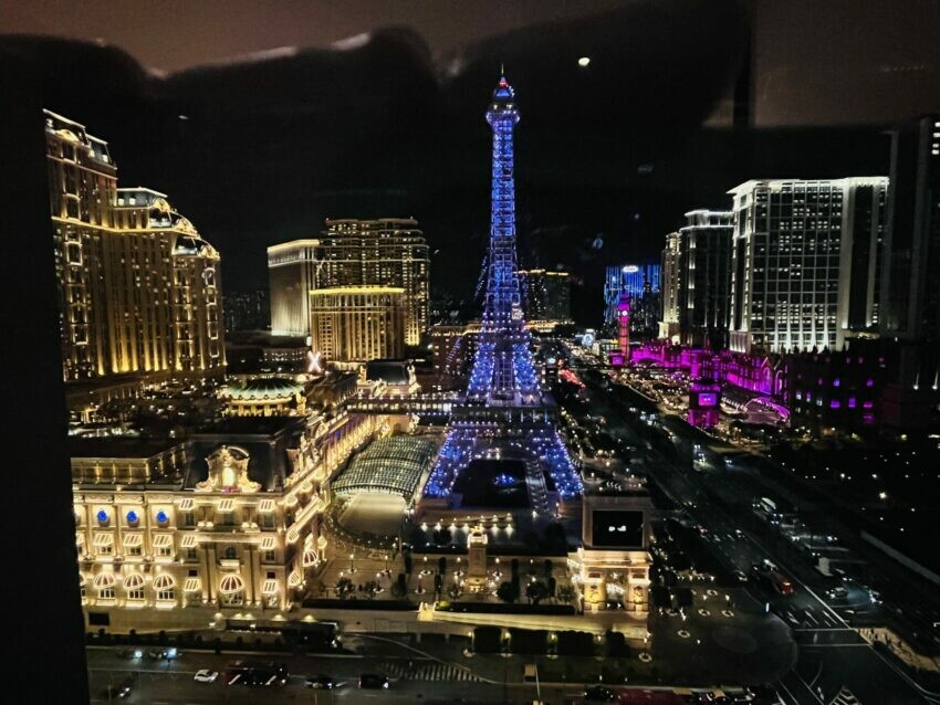 澳門2025【澳門新濠影匯酒店住宿】8字摩天輪、遊樂設施、接駁車、交通方式全攻略！