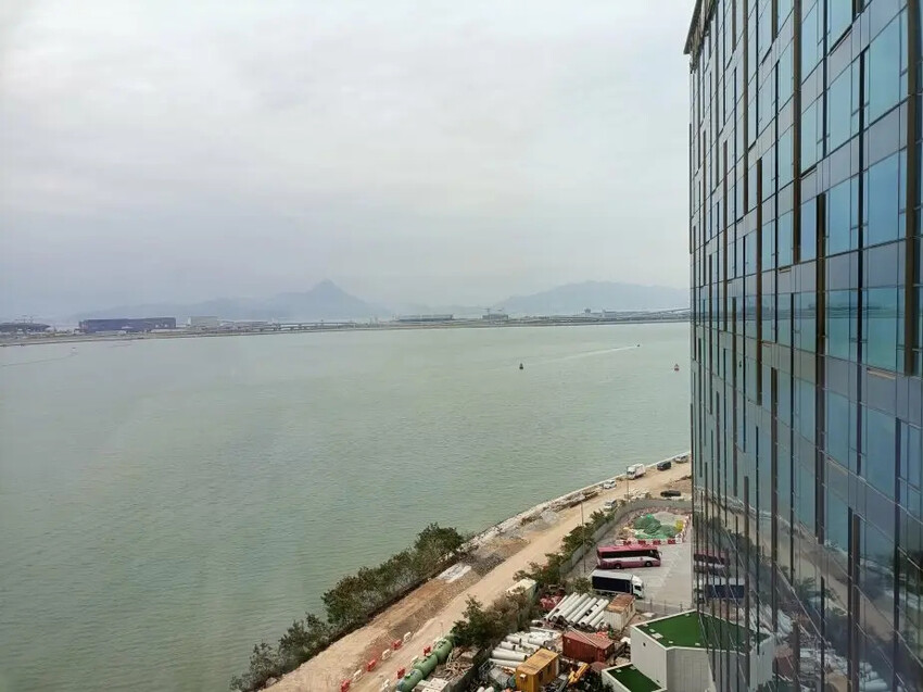 香港2024香港澳門|香港東涌世茂喜來登酒店。浴室水壓強、出水快、地板超止滑!飯店提供到東涌站免費接駁車!