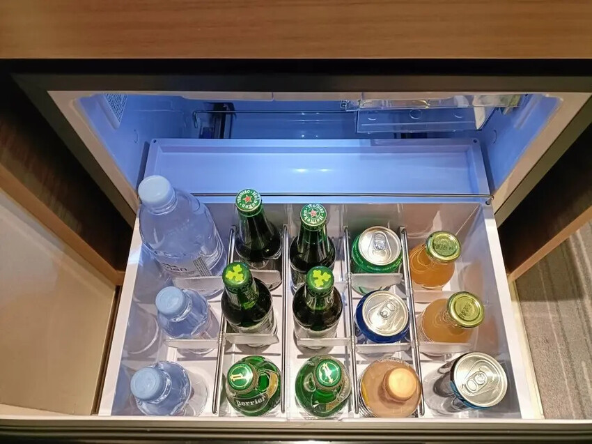 香港2024香港澳門|香港東涌世茂喜來登酒店。浴室水壓強、出水快、地板超止滑!飯店提供到東涌站免費接駁車!