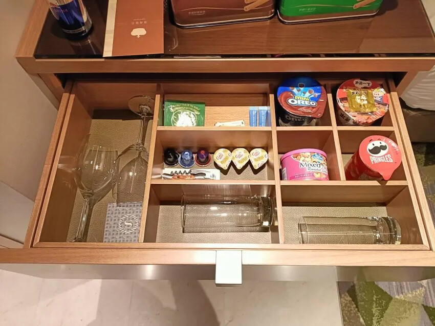 香港2024香港澳門|香港東涌世茂喜來登酒店。浴室水壓強、出水快、地板超止滑!飯店提供到東涌站免費接駁車!