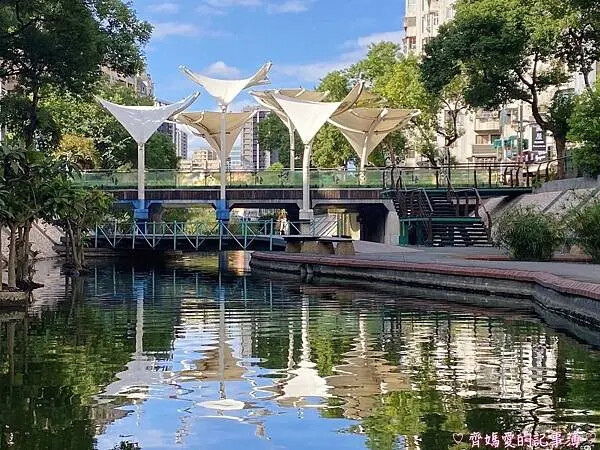 2025中港大排光雕展「光影中港 神幻秘境」 2025中港大排光雕展「光影中港 神幻秘境」