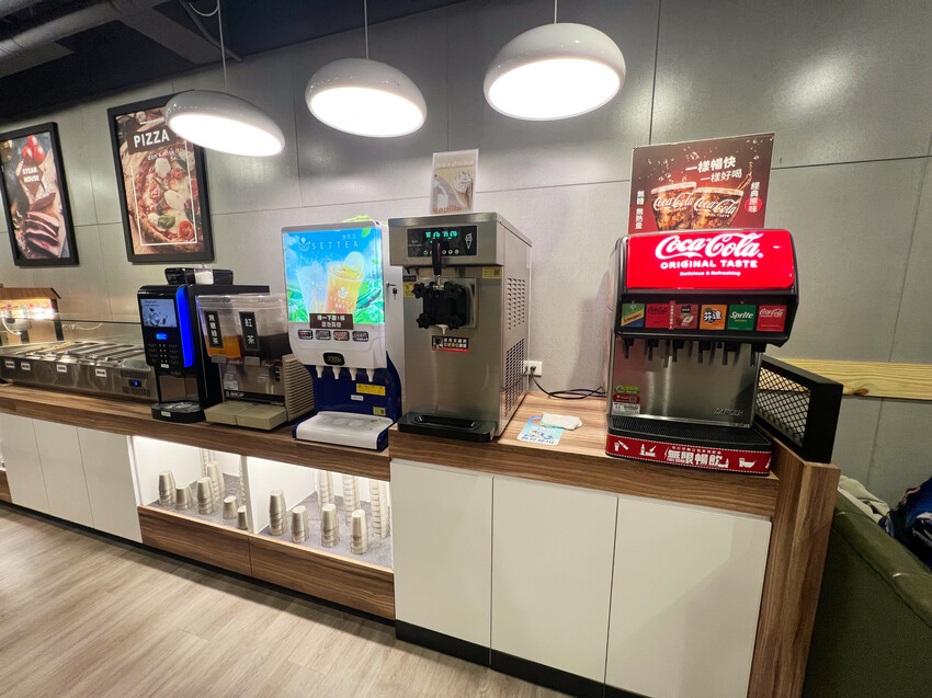 新北市板橋區【新北美食】孫東寶台式牛排教父PLUS館，餐點再升級，吃得飽也吃得更好！新北最強孫東寶板橋國慶店，新菜單【板橋美食】板橋聚餐推薦