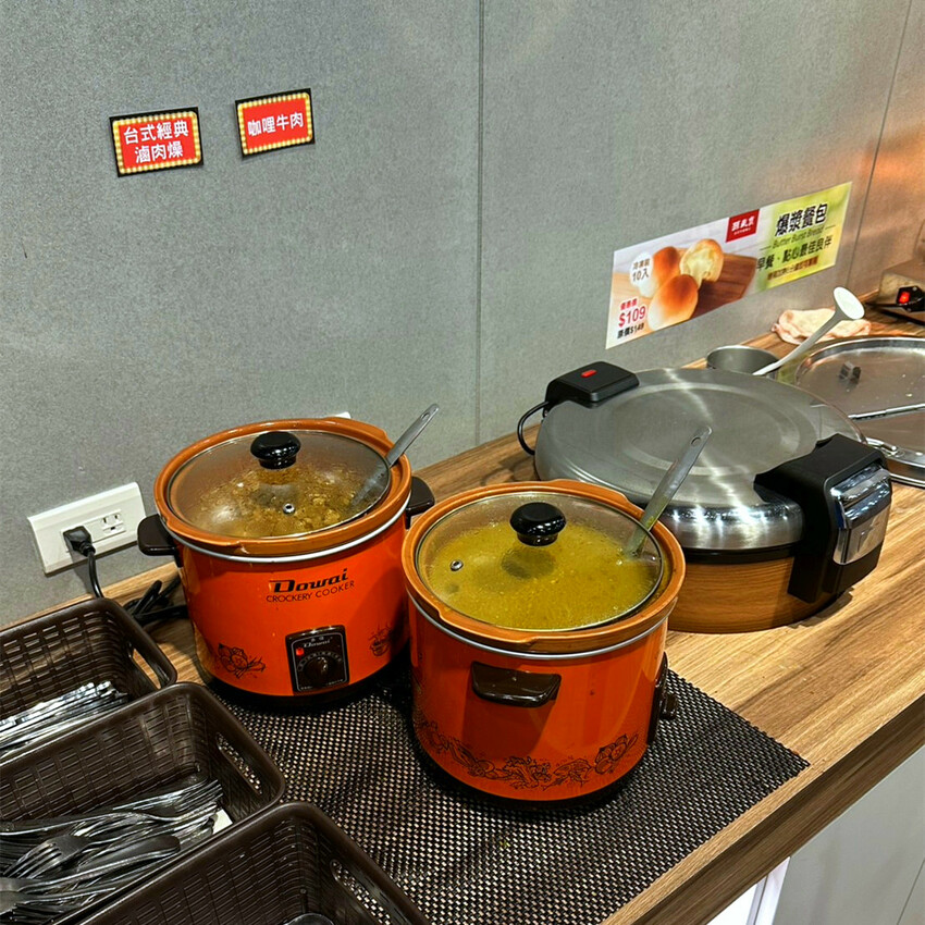 新北市板橋區【新北美食】孫東寶台式牛排教父PLUS館，餐點再升級，吃得飽也吃得更好！新北最強孫東寶板橋國慶店，新菜單【板橋美食】板橋聚餐推薦