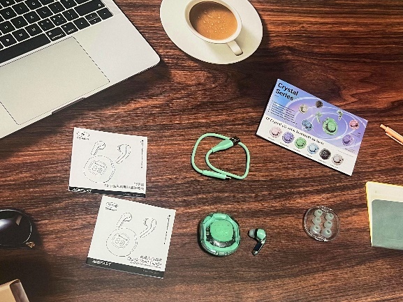 【藍牙耳機】有顏值有內涵的3C產品，ACEFAST Crystal T8 小晶彩真無線藍牙耳機，時尚穿搭必備，讓耳朵談戀愛！【數位產品】