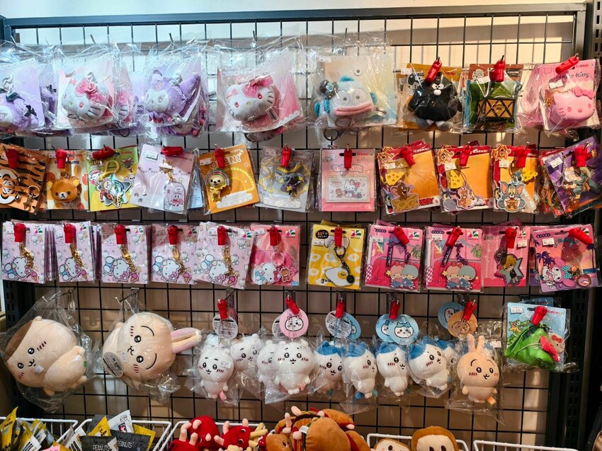 三重新開幕寄賣小店! 熱門小物、超商福袋周邊這裡都有~~