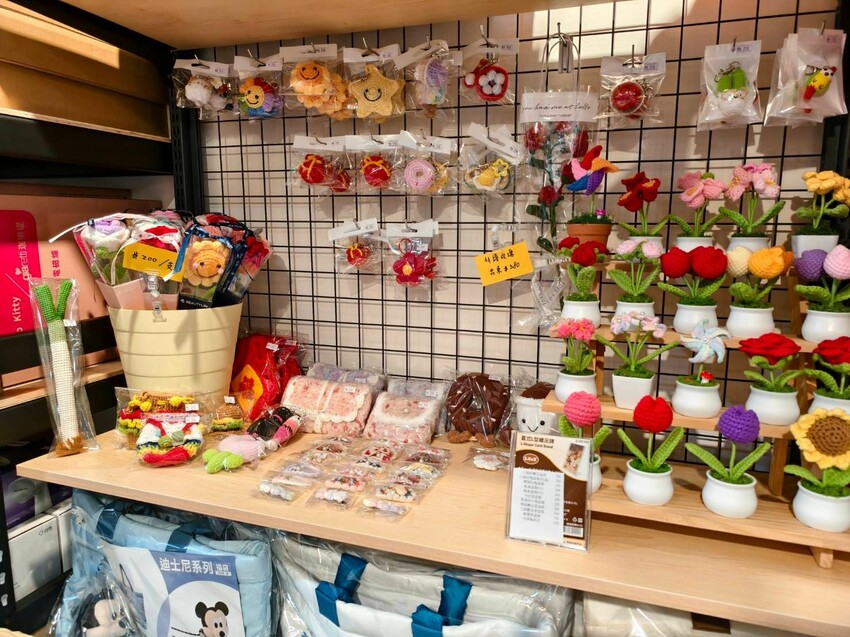 三重新開幕寄賣小店! 熱門小物、超商福袋周邊這裡都有~~