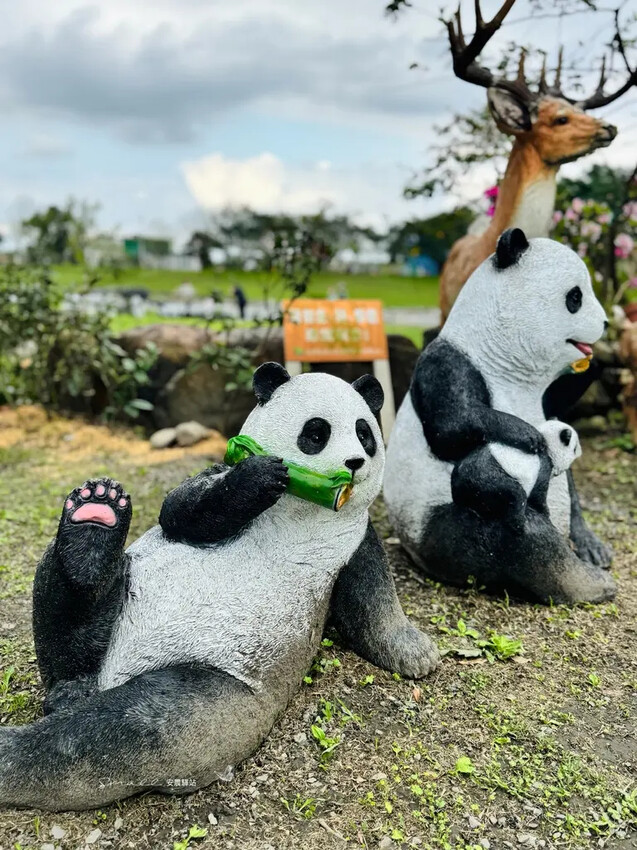【安農溪驛站】超萌貓熊藝術裝置現身安農溪畔,快來拍照打卡遛小 【安農溪驛站】超萌貓熊藝術裝置現身安農溪畔,快來拍照打卡遛小