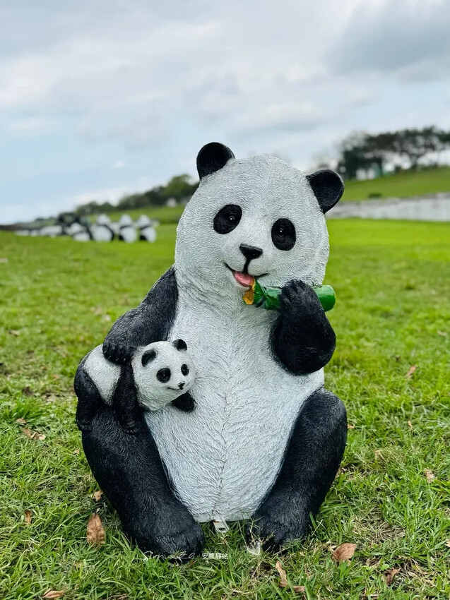 【安農溪驛站】超萌貓熊藝術裝置現身安農溪畔,快來拍照打卡遛小 【安農溪驛站】超萌貓熊藝術裝置現身安農溪畔,快來拍照打卡遛小