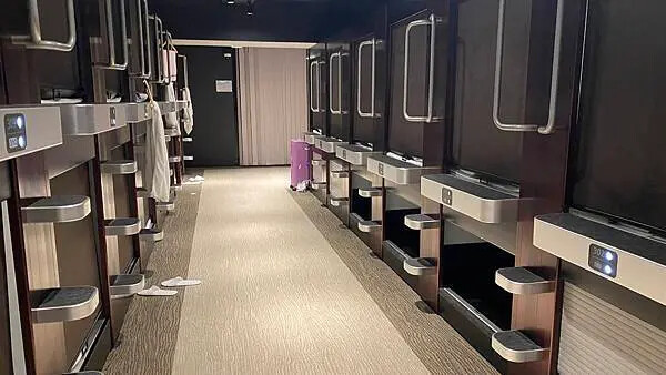 日本【日本住宿】東京一人獨旅｜淺草 LIGHTNING HOTEL 閃電飯店膠囊旅館開箱