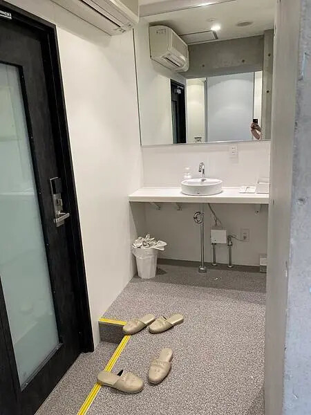 日本【日本住宿】東京一人獨旅｜淺草 LIGHTNING HOTEL 閃電飯店膠囊旅館開箱