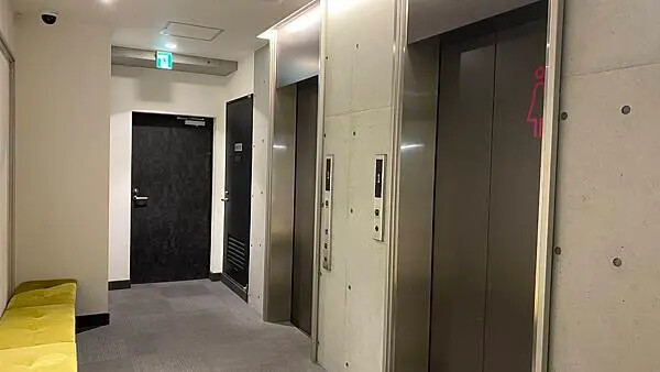 日本【日本住宿】東京一人獨旅｜淺草 LIGHTNING HOTEL 閃電飯店膠囊旅館開箱