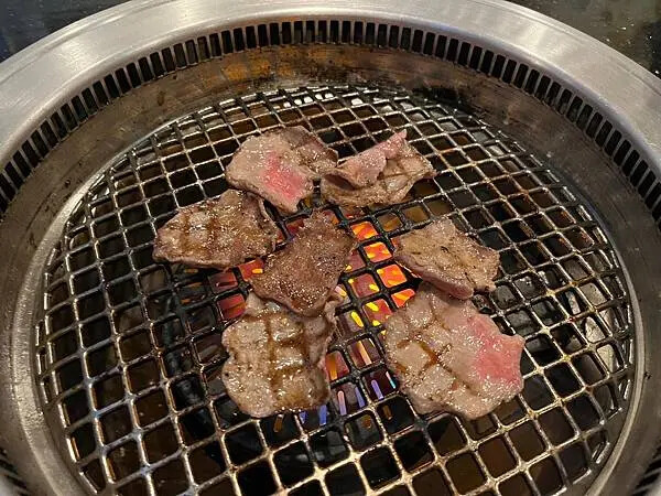 【日本沖繩必吃美食、和牛推薦】燒肉本部牧場｜焼肉もとぶ牧場 