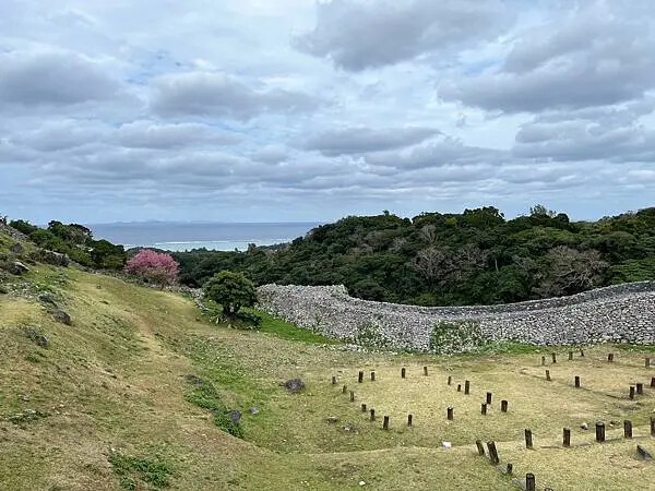 【日本沖繩親子景點推薦】今歸仁城跡怎麼玩？交通、歷史、景點攻