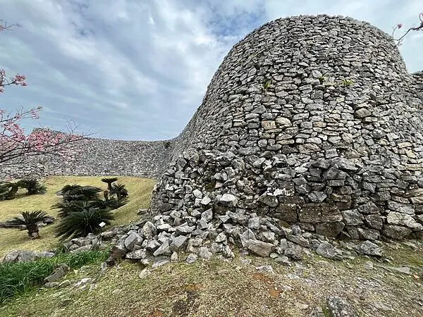 【日本沖繩親子景點推薦】今歸仁城跡怎麼玩？交通、歷史、景點攻