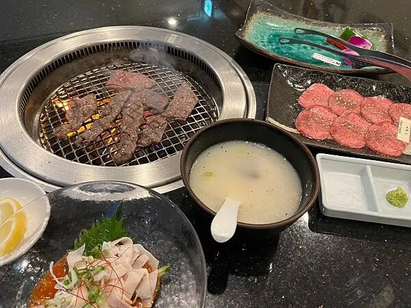 【日本沖繩必吃美食、和牛推薦】燒肉本部牧場｜焼肉もとぶ牧場 