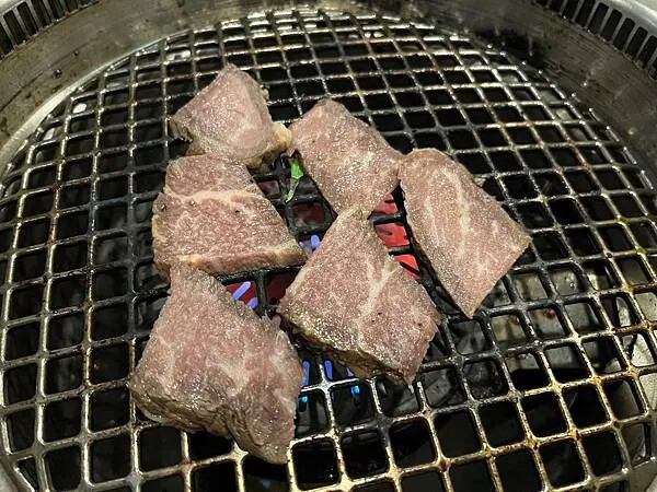 【日本沖繩必吃美食、和牛推薦】燒肉本部牧場｜焼肉もとぶ牧場 