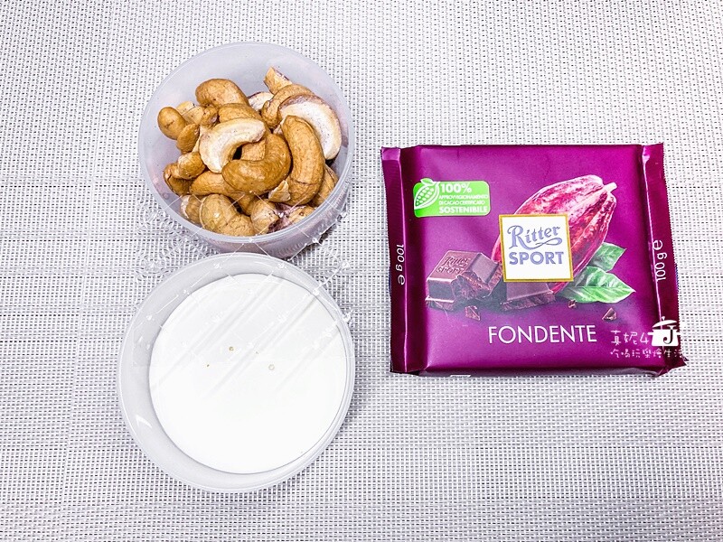 烘焙筆記│夢龍脆皮草莓蛋糕捲，鮮奶油果醬夾心就像冰淇淋一樣絲滑