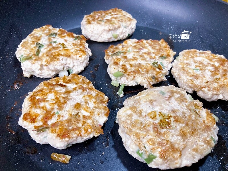 烹飪筆記│豆腐肉餅,簡單好吃的絞肉和豆腐混搭料理