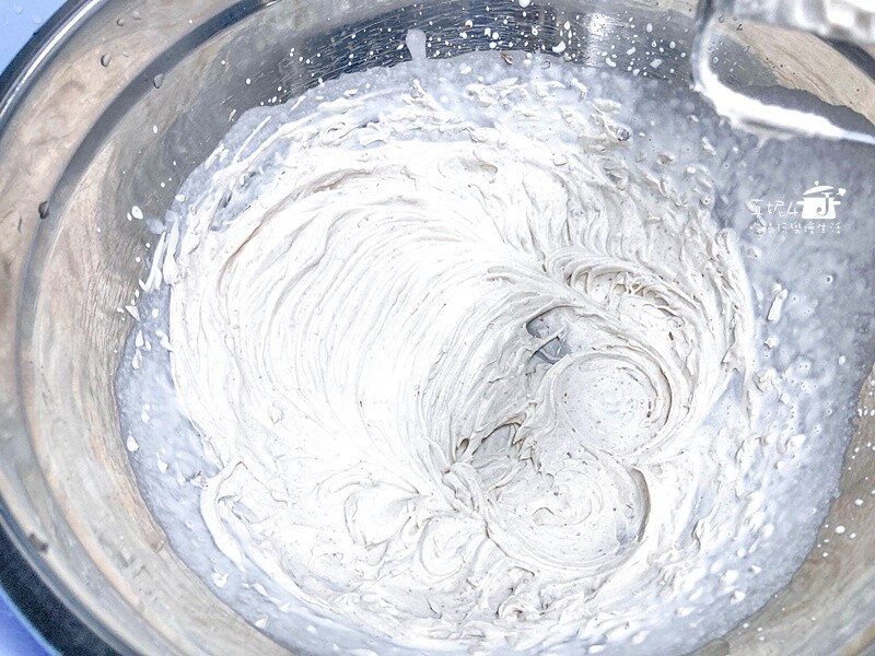 烘焙筆記│咖啡蛋糕捲,用咖啡抹醬取代咖啡液入口即化的柔軟度