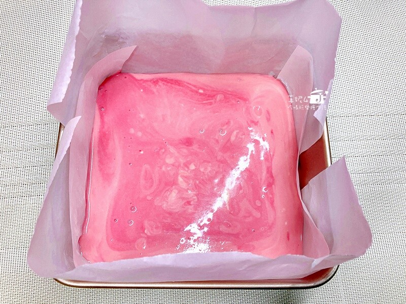 烘焙筆記│石榴軟心芝士蛋糕,調色來自好吃也好看的果汁粉