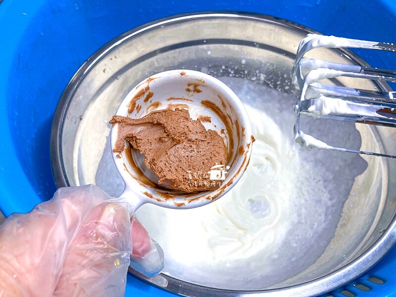 烘焙筆記│咖啡蛋糕捲,用咖啡抹醬取代咖啡液入口即化的柔軟度