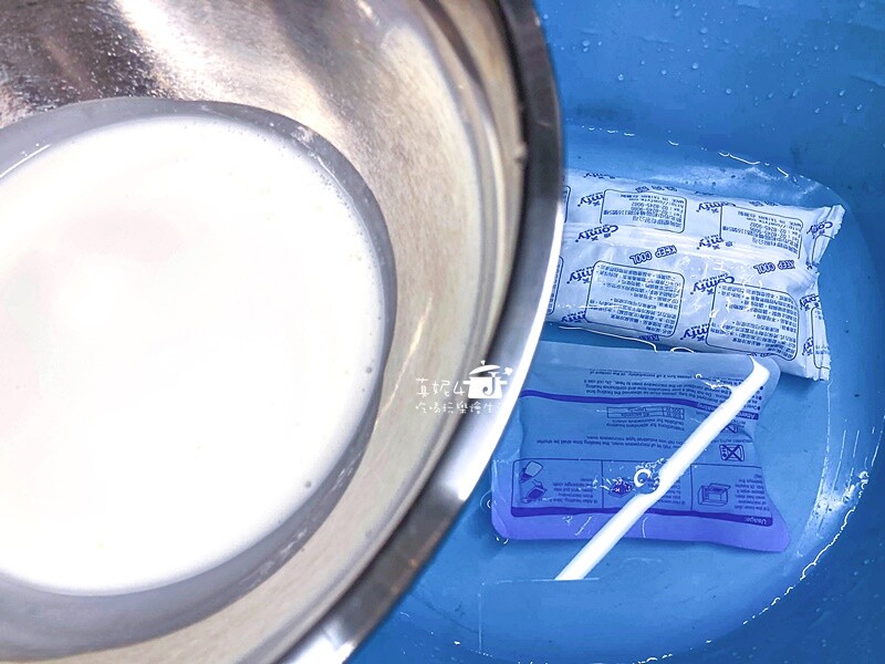 烘焙筆記│咖啡蛋糕捲,用咖啡抹醬取代咖啡液入口即化的柔軟度