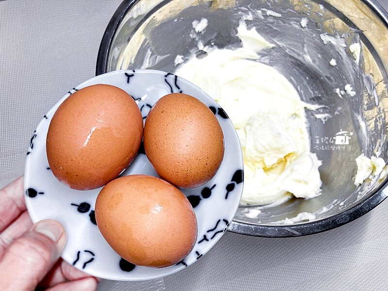 烘焙筆記│石榴軟心芝士蛋糕,調色來自好吃也好看的果汁粉