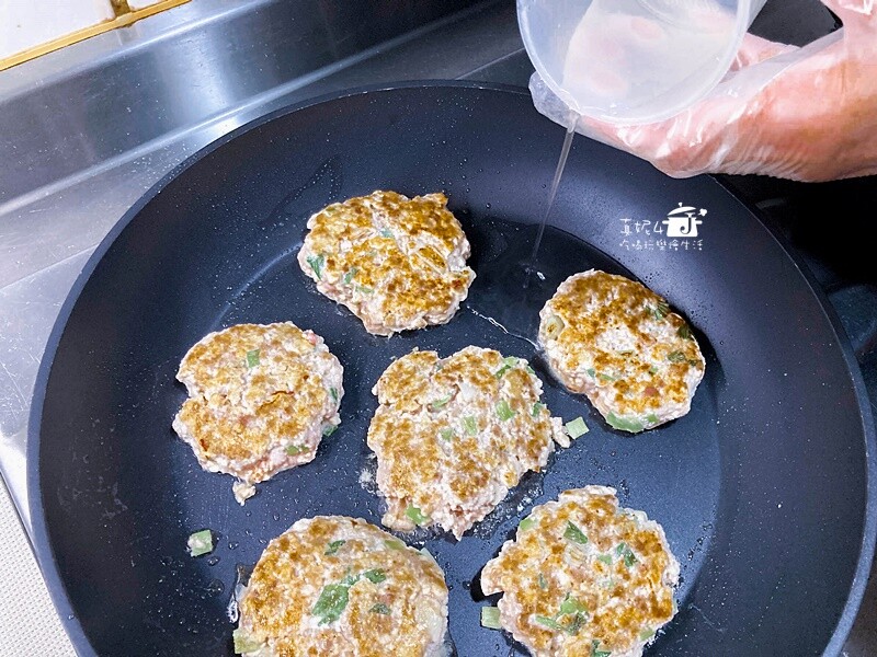 烹飪筆記│豆腐肉餅,簡單好吃的絞肉和豆腐混搭料理
