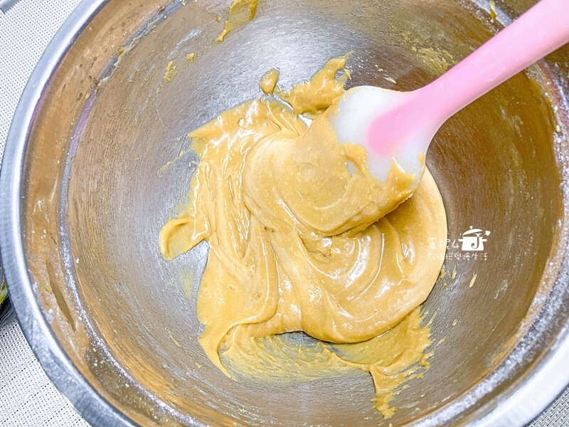 烘焙筆記│咖啡蛋糕捲,用咖啡抹醬取代咖啡液入口即化的柔軟度