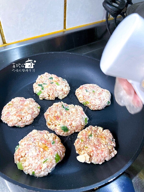 烹飪筆記│豆腐肉餅,簡單好吃的絞肉和豆腐混搭料理