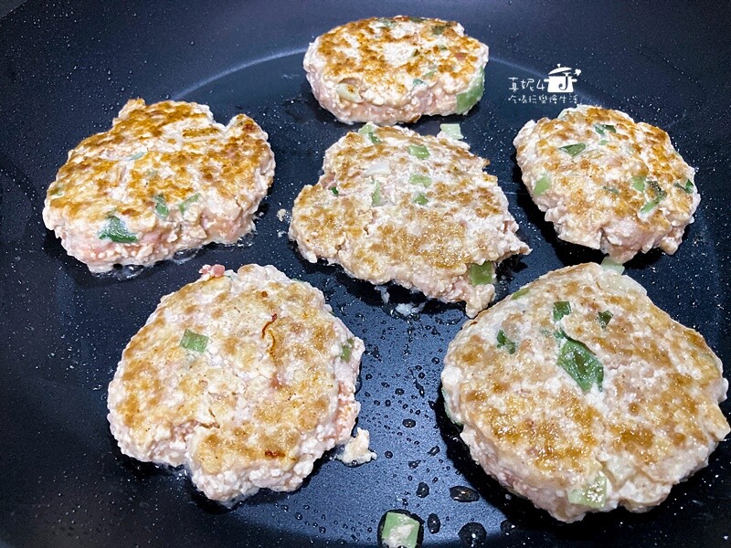 烹飪筆記│豆腐肉餅,簡單好吃的絞肉和豆腐混搭料理