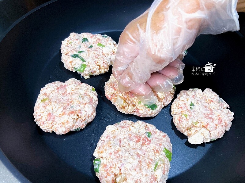 烹飪筆記│豆腐肉餅,簡單好吃的絞肉和豆腐混搭料理