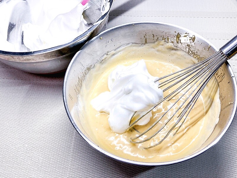 烘焙筆記│夢龍脆皮草莓蛋糕捲，鮮奶油果醬夾心就像冰淇淋一樣絲滑