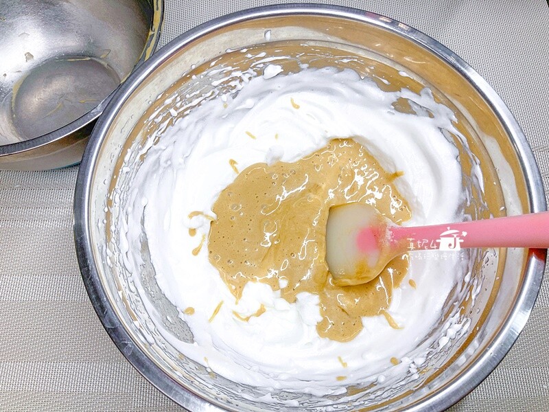 烘焙筆記│咖啡蛋糕捲,用咖啡抹醬取代咖啡液入口即化的柔軟度