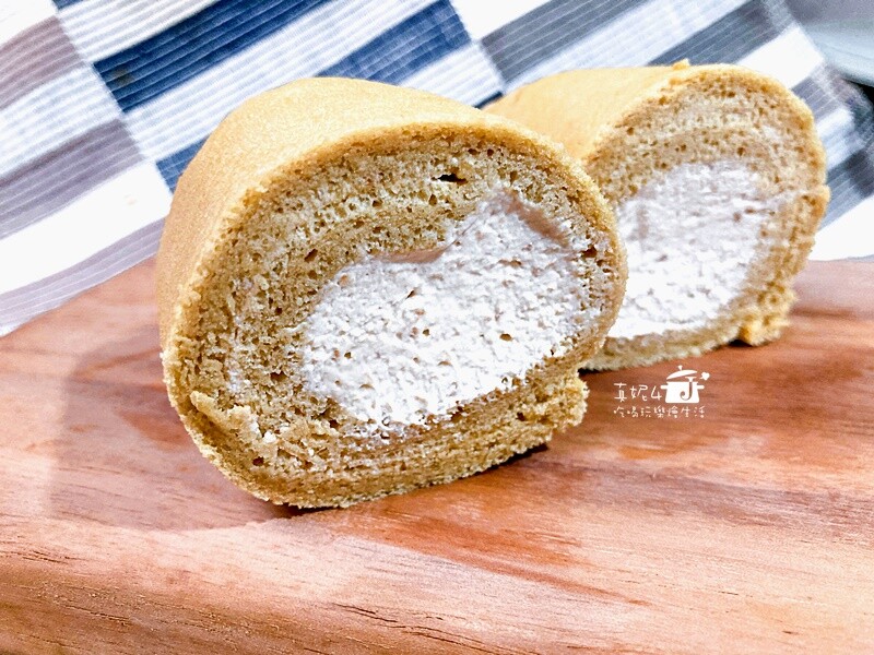 烘焙筆記│咖啡蛋糕捲,用咖啡抹醬取代咖啡液入口即化的柔軟度