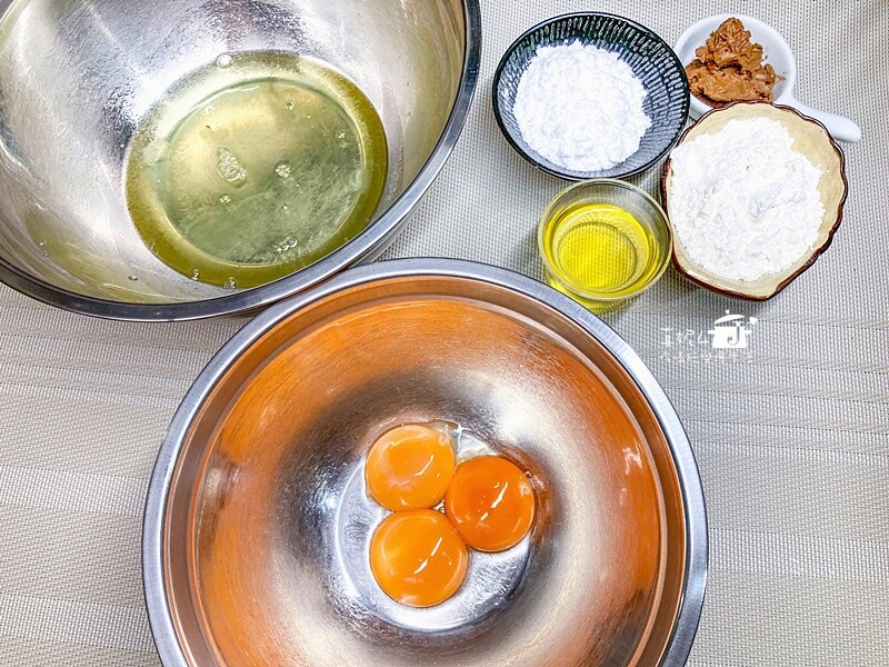 烘焙筆記│咖啡蛋糕捲,用咖啡抹醬取代咖啡液入口即化的柔軟度