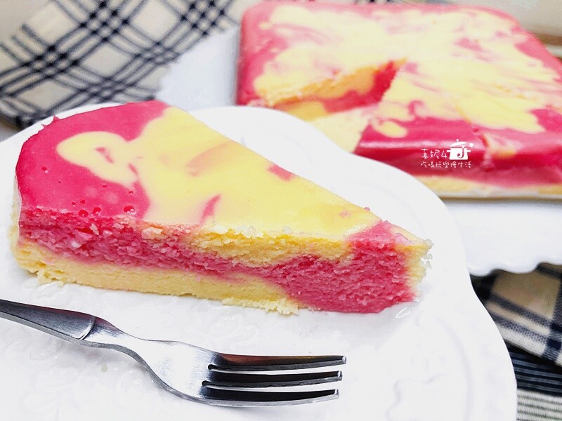 烘焙筆記│石榴軟心芝士蛋糕,調色來自好吃也好看的果汁粉