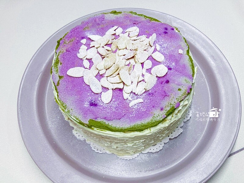 烘焙筆記│夢龍脆皮草莓蛋糕捲，鮮奶油果醬夾心就像冰淇淋一樣絲滑