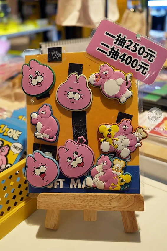 韓國超人氣粉紅貓台中登場!!ZIZONE夏日假期快閃店粉嫩可愛周邊、拍貼機，只到10/27!!