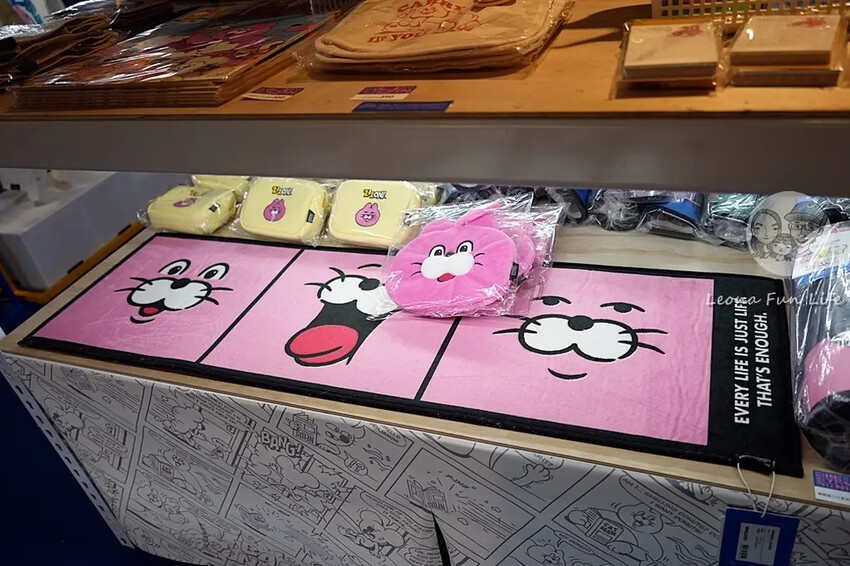 韓國超人氣粉紅貓台中登場!!ZIZONE夏日假期快閃店粉嫩可愛周邊、拍貼機，只到10/27!!