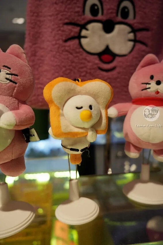 韓國超人氣粉紅貓台中登場!!ZIZONE夏日假期快閃店粉嫩可愛周邊、拍貼機，只到10/27!!