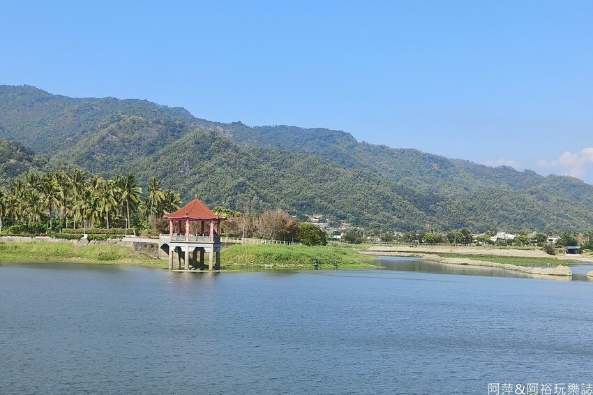 高雄市美濃區【高雄美濃景點】來高雄美濃賞花「蛇來蛇趣~來去美濃尞」∣裝置藝術彩繪大地艷麗花田等你來拍∣