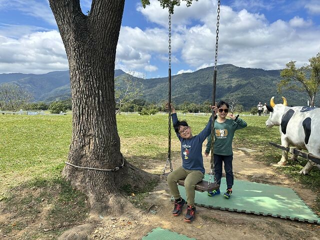 初鹿牧場 | 台東必遊親子景點.寬廣草原令人心曠神怡.近距離餵食動物好好玩!