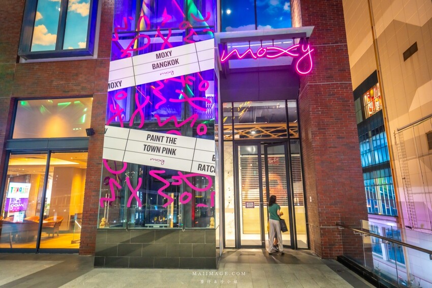 泰國【泰國曼谷住宿推薦】MOXY BANGKOK RATCHAPRASONG ～晚餐篇！CRAFTED COCKTAILS越晚越開心，曼谷夜生活就是
