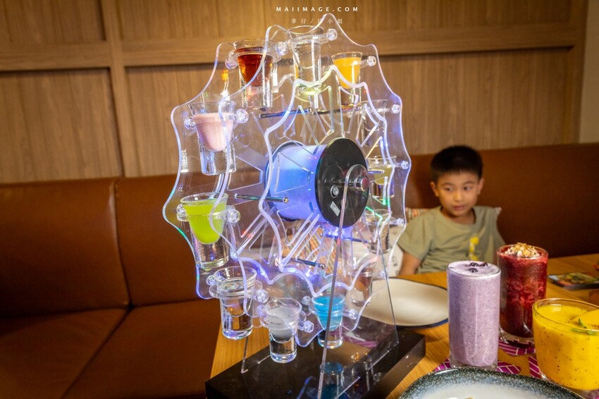 泰國【泰國曼谷住宿推薦】MOXY BANGKOK RATCHAPRASONG ～晚餐篇！CRAFTED COCKTAILS越晚越開心，曼谷夜生活就是