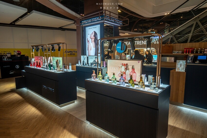 桃園市中壢區【桃園景點推薦】2024大江購物中心週年慶開跑囉！輕鬆享優惠~饗美食~想購物~讓你越逛越意猶未盡! 全年停車