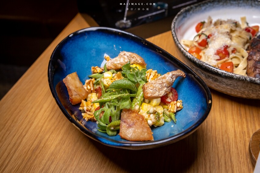 泰國【泰國曼谷住宿推薦】MOXY BANGKOK RATCHAPRASONG ～晚餐篇！CRAFTED COCKTAILS越晚越開心，曼谷夜生活就是